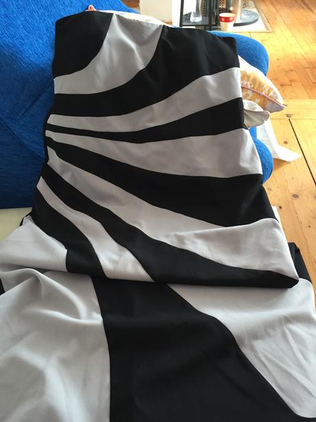 Dlhé korzetove saty, 44