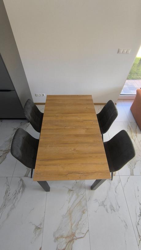 Jedálenský rozkladací stôl 180x80,