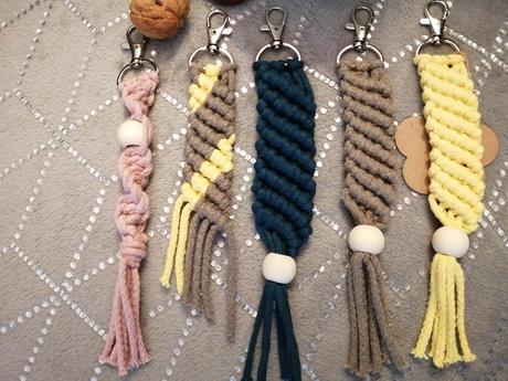 Kľúčenka macrame, 