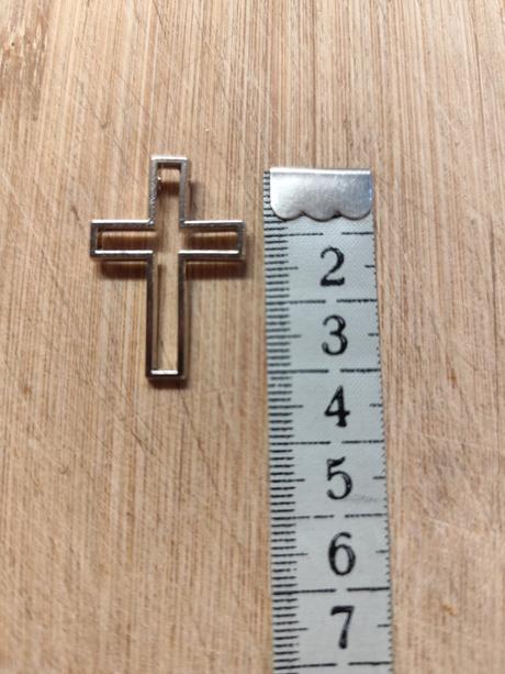 Prívesok veľký krížik, 