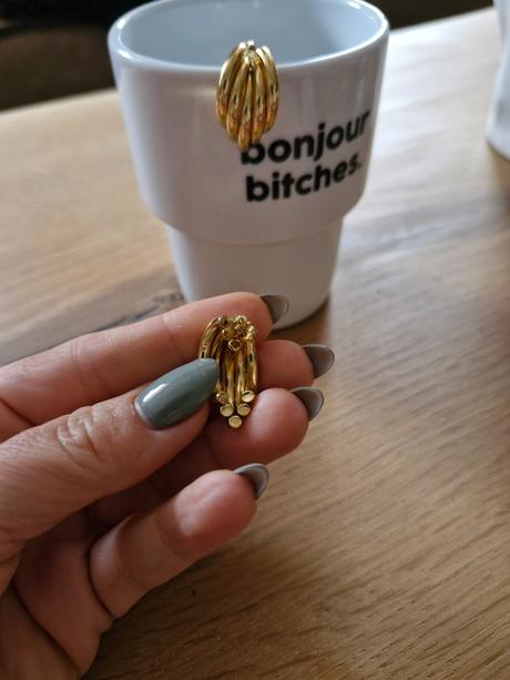 Dámske výrazné náušnice,