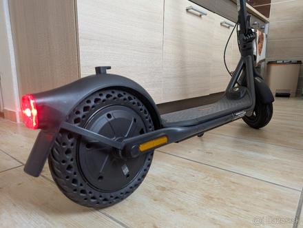 Elektricka kolobezka ninebot f2 kickscooter, 