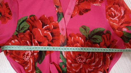 Kvetinové šaty, 36