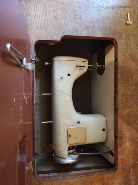 Šijací stroj lada, 