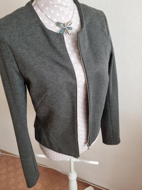Sivé sako reserved 38, reserved,38