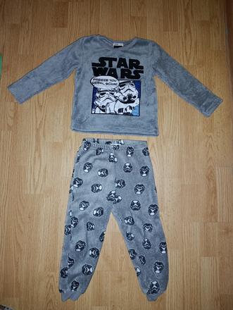 Teple pyzamo star wars 104, sinsay,104