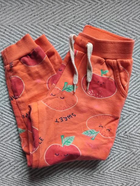 Tričko s jablkami, 110