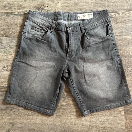 Pánske kraťasy, 48