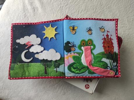 Quiet book dievčatko,