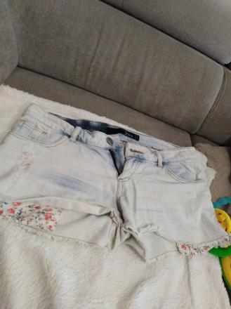 Dámske riflové kraťasy, 38