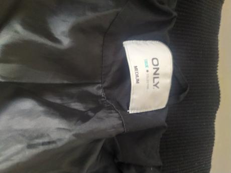 C311cierna bundicka, only,m