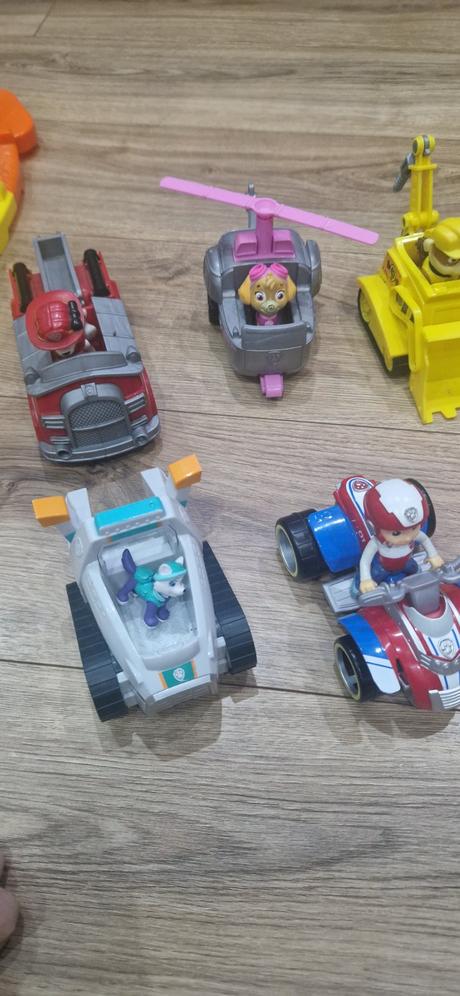 Veža lapková patrola + autá a postavičky, 