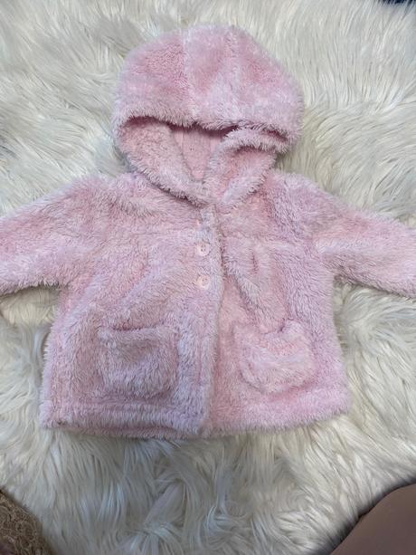 Ružový kabatik, 56