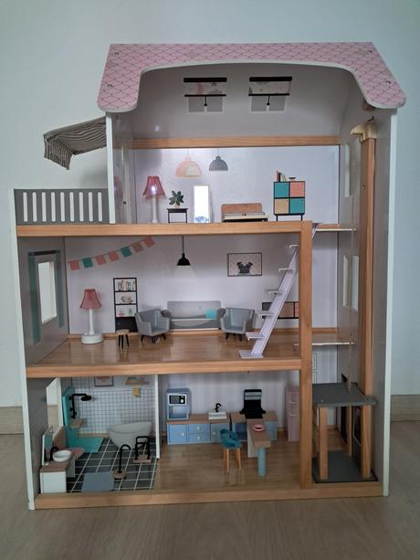 Predám domček pre bábiky, 