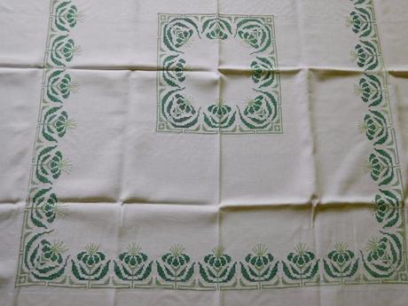 Vidiecký obrus ručne vyšívaný -123  x 136 cm,, 