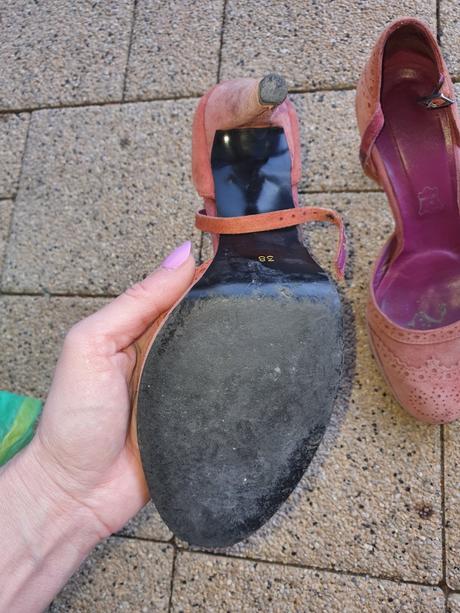 Značkové kožené sandale, 38