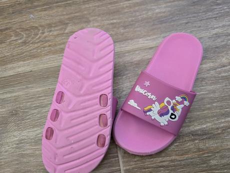 Šlapky unicorn č.32, 32