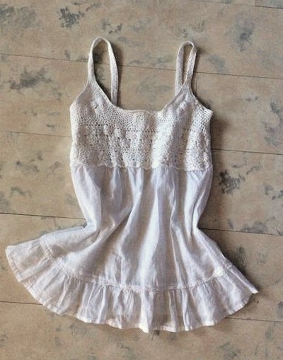 Tričko s háčkovaným motívom, s