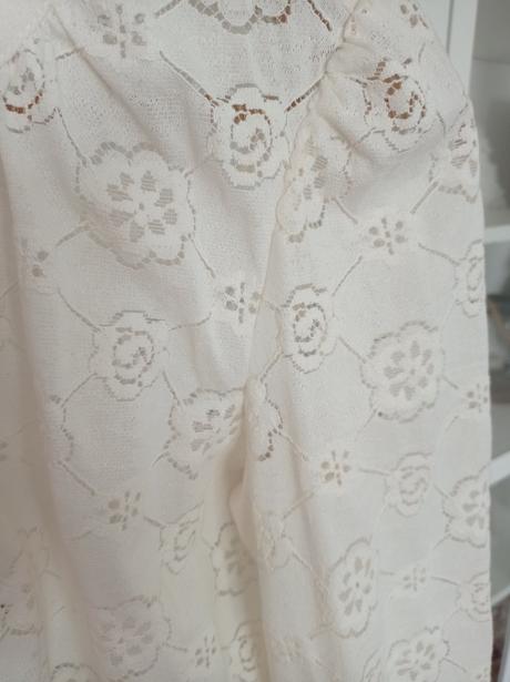 Blúzka krémová, s