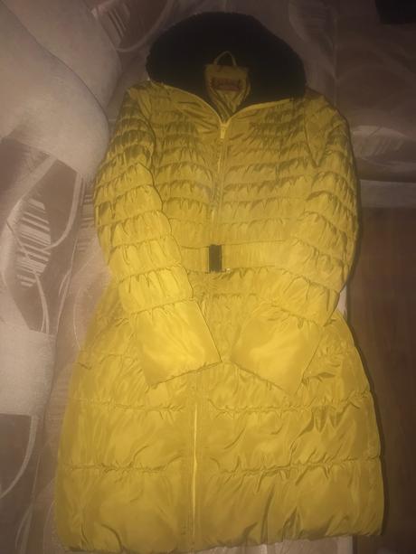 Krásna zimna bunda, s