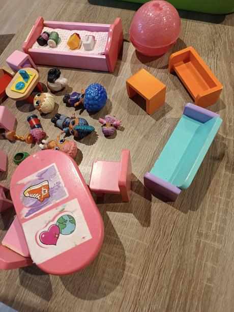 L.o.l.surprise babiky s nabytkom,