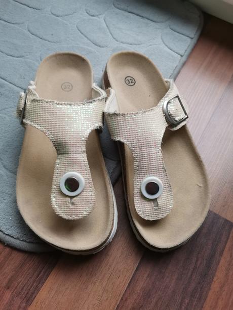 Sandálky, 32
