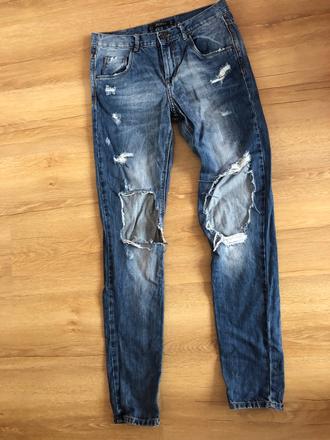 Roztrhané rifle, zara,36