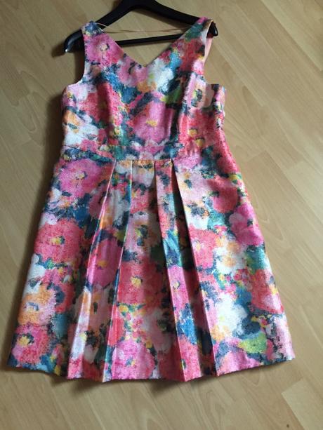 Slavnostne saty, esprit,44