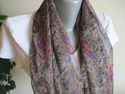 Jemný šál/šatka so strapcami, m