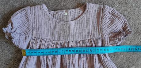 Mušelínové šaty, 80