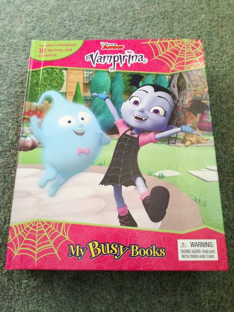 My busy book vampirina, 