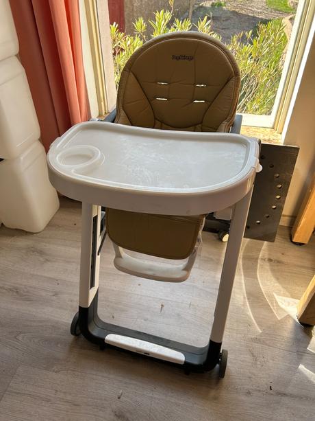 Stolicka na krmenie peg perego, peg-pérego