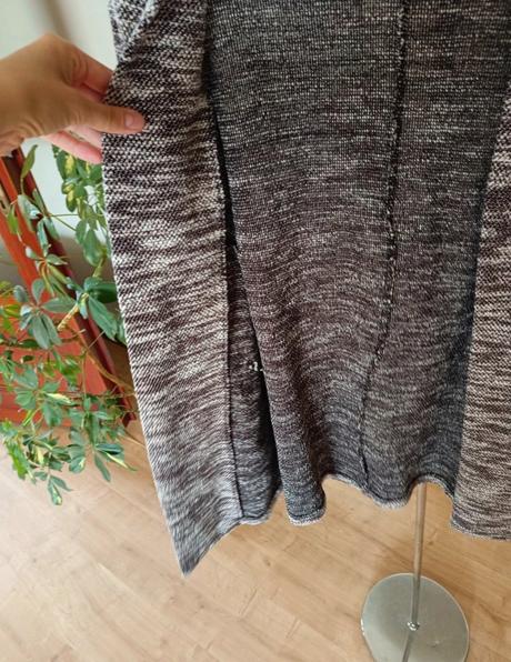 Hnedý kardigan, 44
