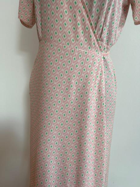 Midi šaty zavinovacie, m