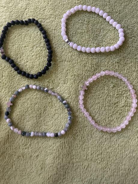 Naramky z prírodných kameňov,