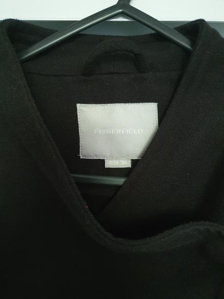 Čierny kabát, gate,36