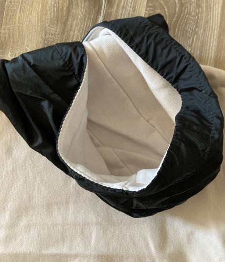 Krásna bekkin mikinka ako nová, 110