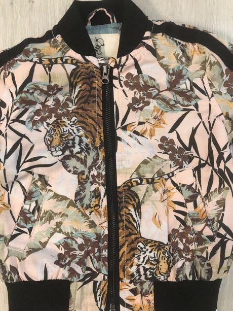 Bomberka, river island,74