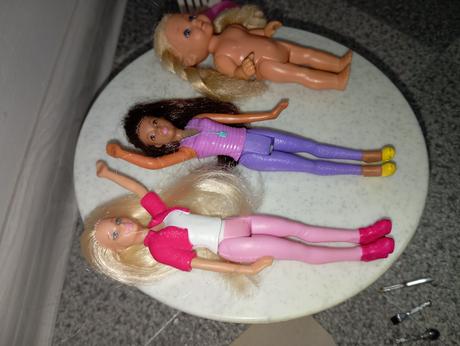 Barbie kuchynka stôl, stoličky, riadiky, 