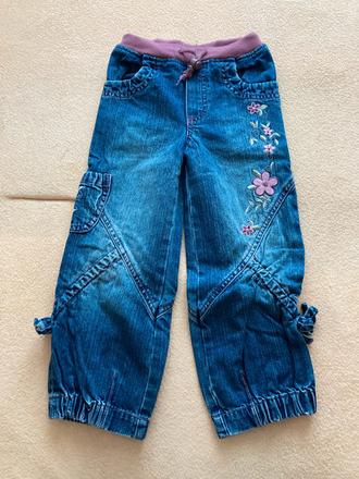 Vyšívané džínsy, 116