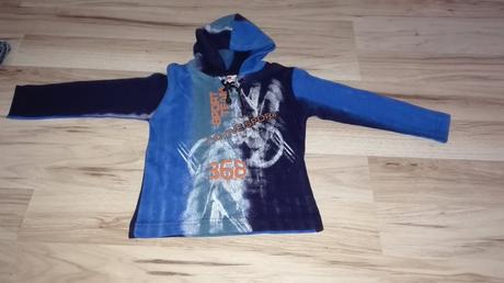 Nenosená mikinka, 104