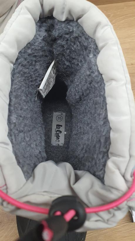 Snehule, lee cooper,35