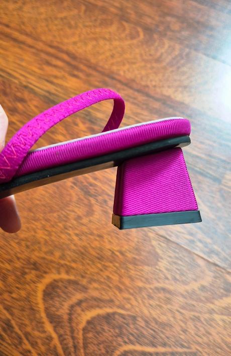 Nádherné fuchsia sandálky, 39