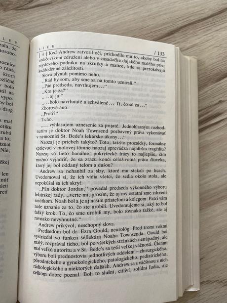 Retro stará kniha arthur hailey liek 1988,