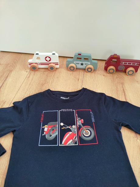 Tmavomodré tričko s motorkou mayoral, veľ. 110, mayoral,110
