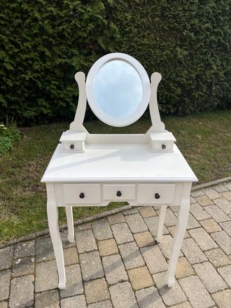Kozmetický stolík, 