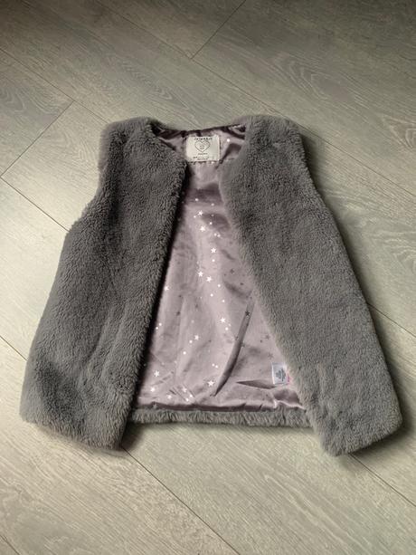 Vesta kožušinova, primark,122