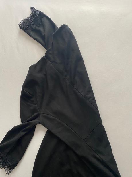 Šaty s čipkou, gate,38