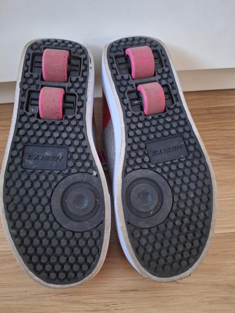 Tenisky na kolieskach, heelys,34