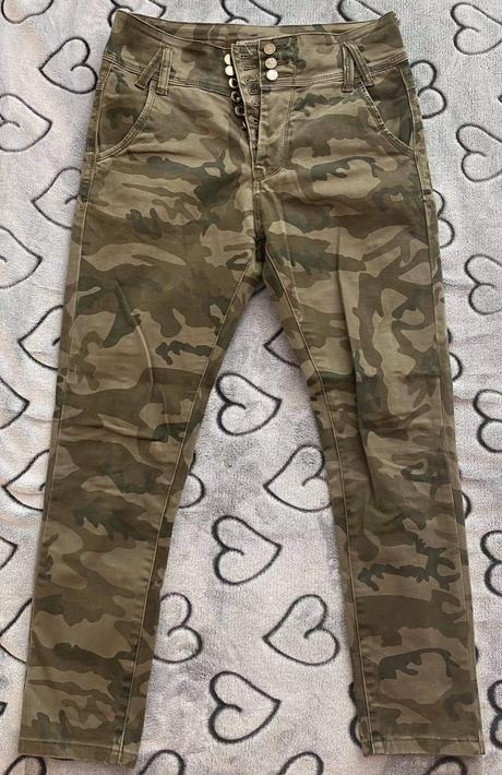 Nohavice s vojenským vzorom, 26